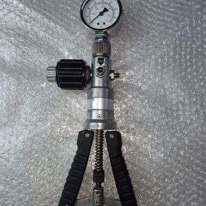 LR-Cal LPP 30 Pressure Calibrator Hand Held Pump