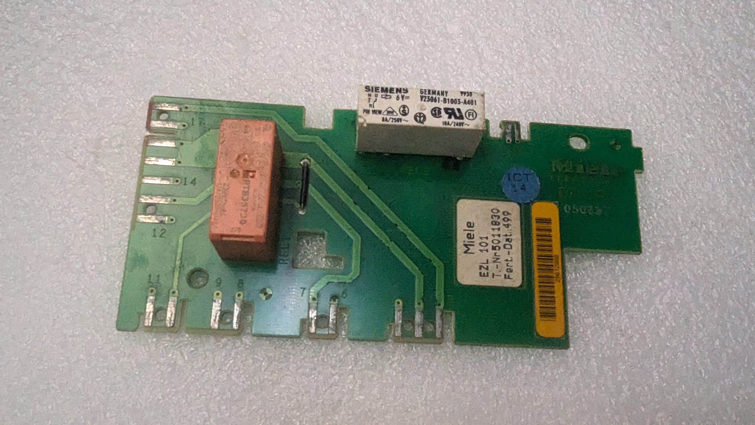 PXL_20250729_110339823.RAW-01.COVER Sony TV power supply board