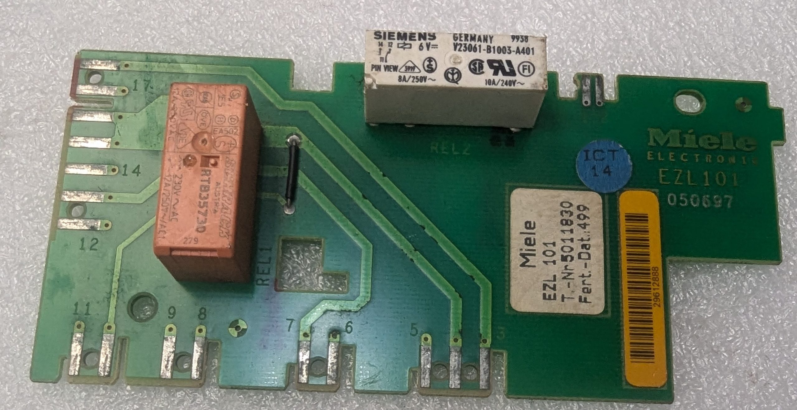 PXL_20250729_110340960.RAW-01.COVER Sony TV power supply board